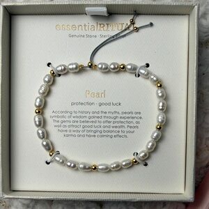 Essentials ritual Pearl Bracelet
